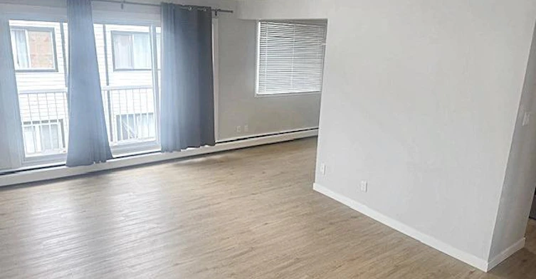 303-10615 113 Street, Edmonton, AB, T5H 3H7 - 6
