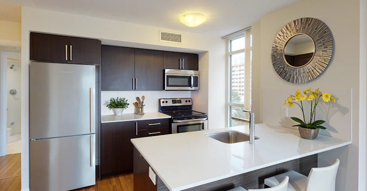 1202-305 Roehampton Avenue, Toronto, ON, M4P 0B2 - 2
