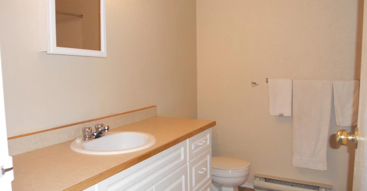 4733 53rd Street, Chetwynd, BC, V0C 1J0 - 2