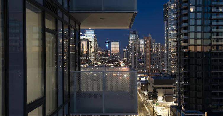 2701-1538 10 Avenue SW, Calgary, AB, T3C 3Y5 - 2