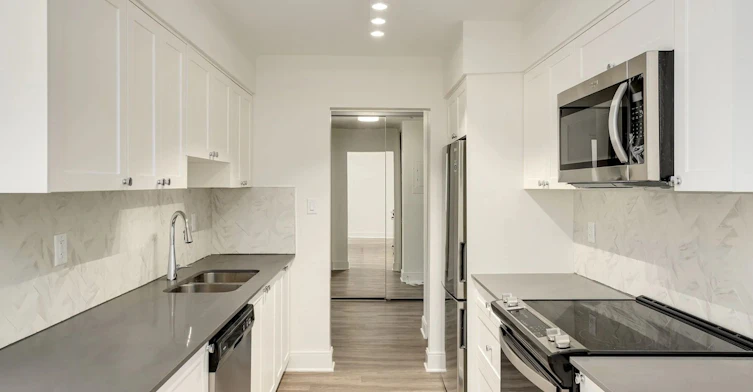 0525-1701 Cedar Hill Cross Road, Saanich, BC, V8P 2P9 - 9