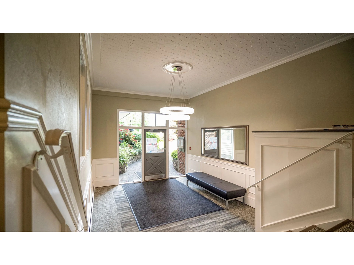 0525-1701 Cedar Hill Cross Road, Saanich, BC, V8P 2P9 - 8
