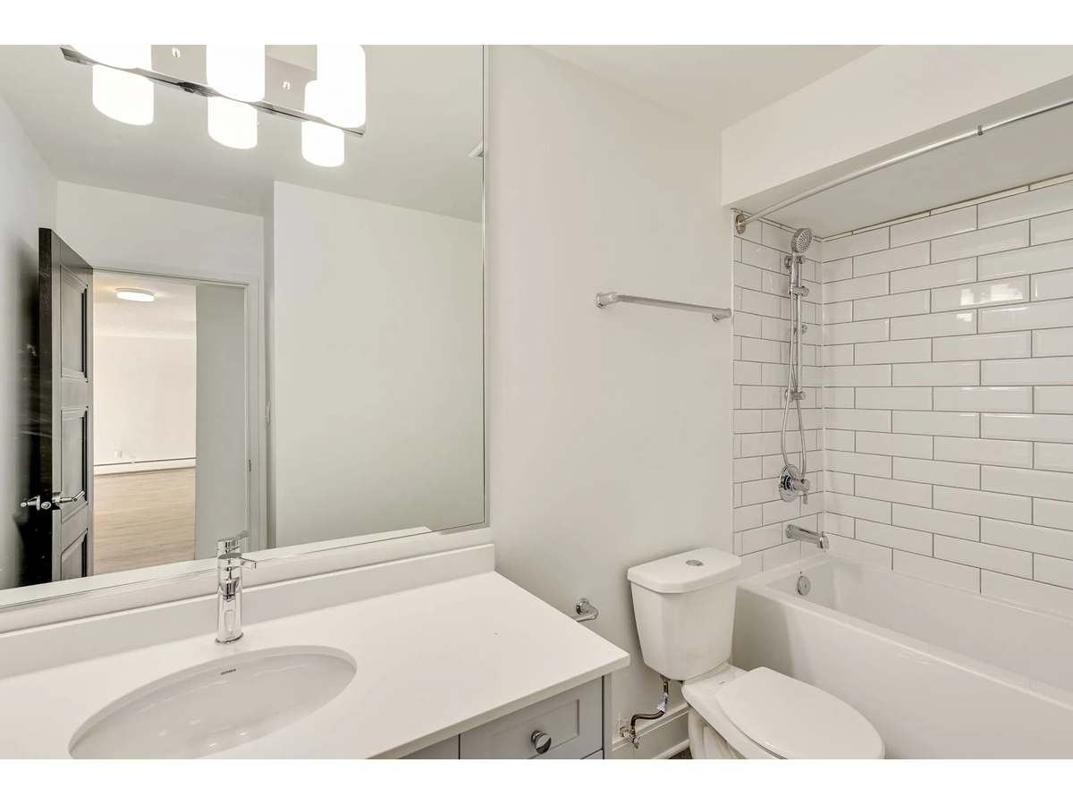 0525-1701 Cedar Hill Cross Road, Saanich, BC, V8P 2P9 - 14
