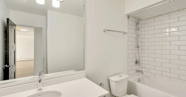 0525-1701 Cedar Hill Cross Road, Saanich, BC, V8P 2P9 - 14