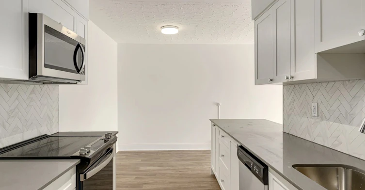 0525-1701 Cedar Hill Cross Road, Saanich, BC, V8P 2P9 - 10