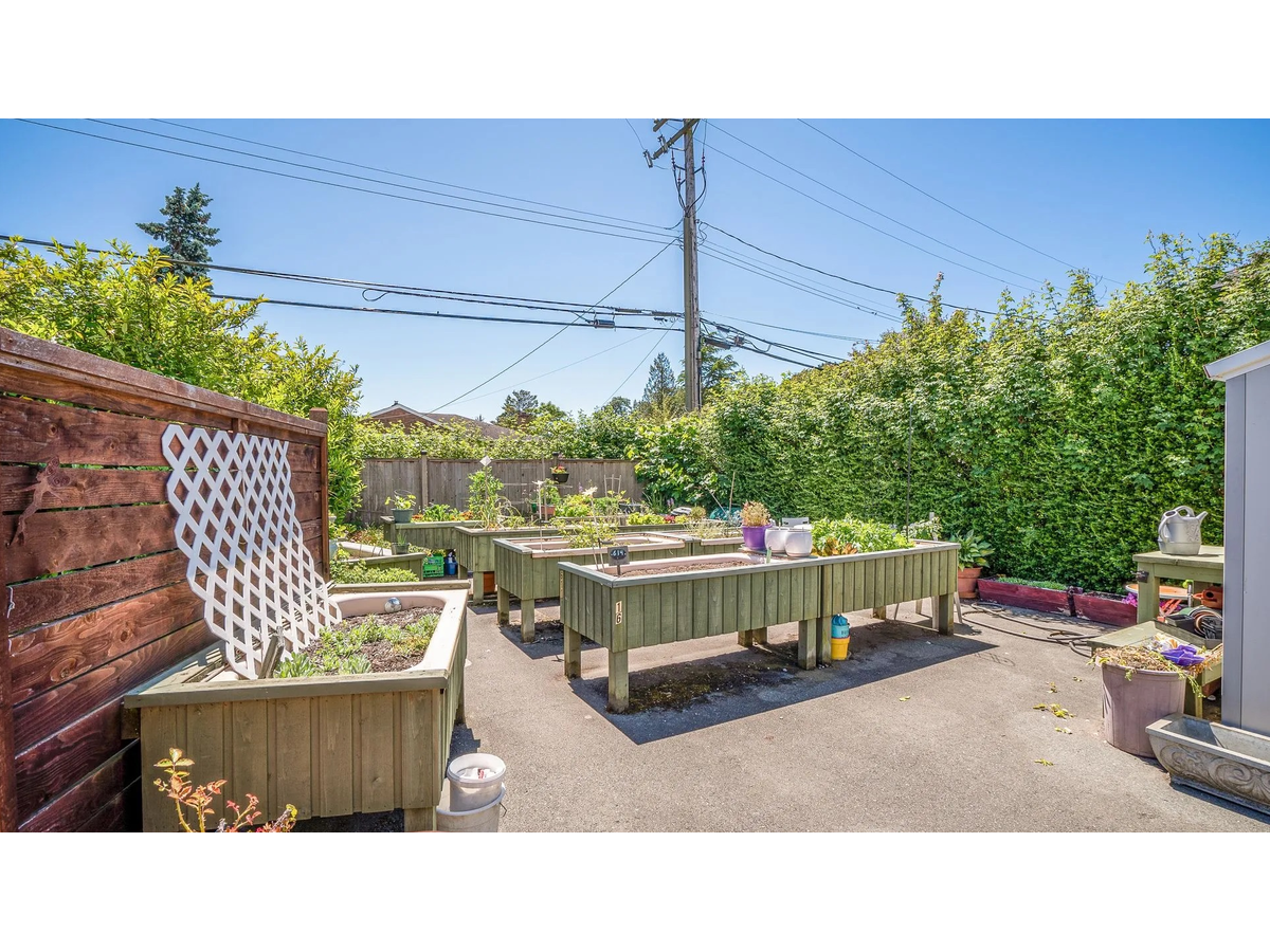0525-1701 Cedar Hill Cross Road, Saanich, BC, V8P 2P9 - 5