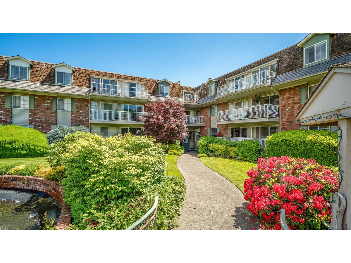 0525-1701 Cedar Hill Cross Road, Saanich, BC, V8P 2P9