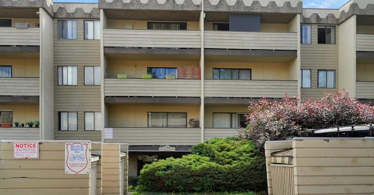 2-404-252 E Gorge Road, Victoria, BC, V9A 6W3 - 5