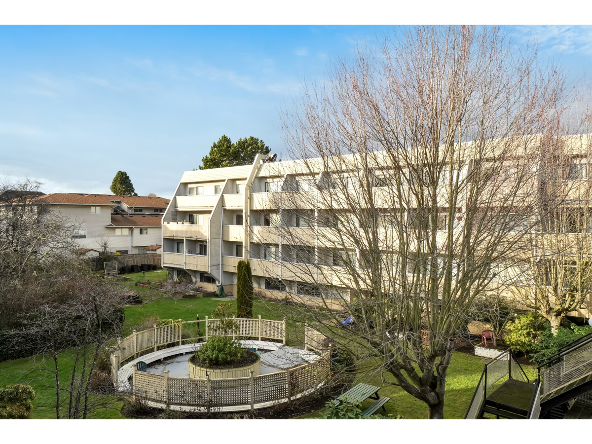 0427-1720 Cook Street, Victoria, BC, V8T 3P3 - 2