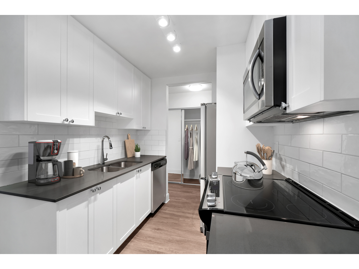 0427-1720 Cook Street, Victoria, BC, V8T 3P3 - 7