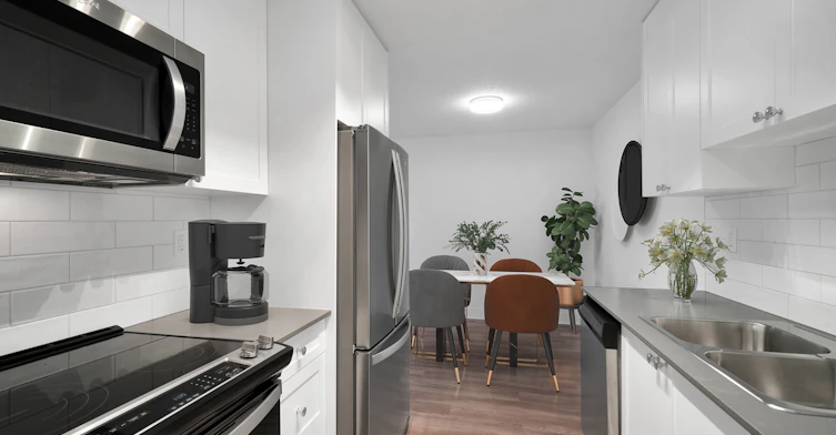 0301-2533 Dowler Place, Victoria, BC, V8T 4H7 - 3