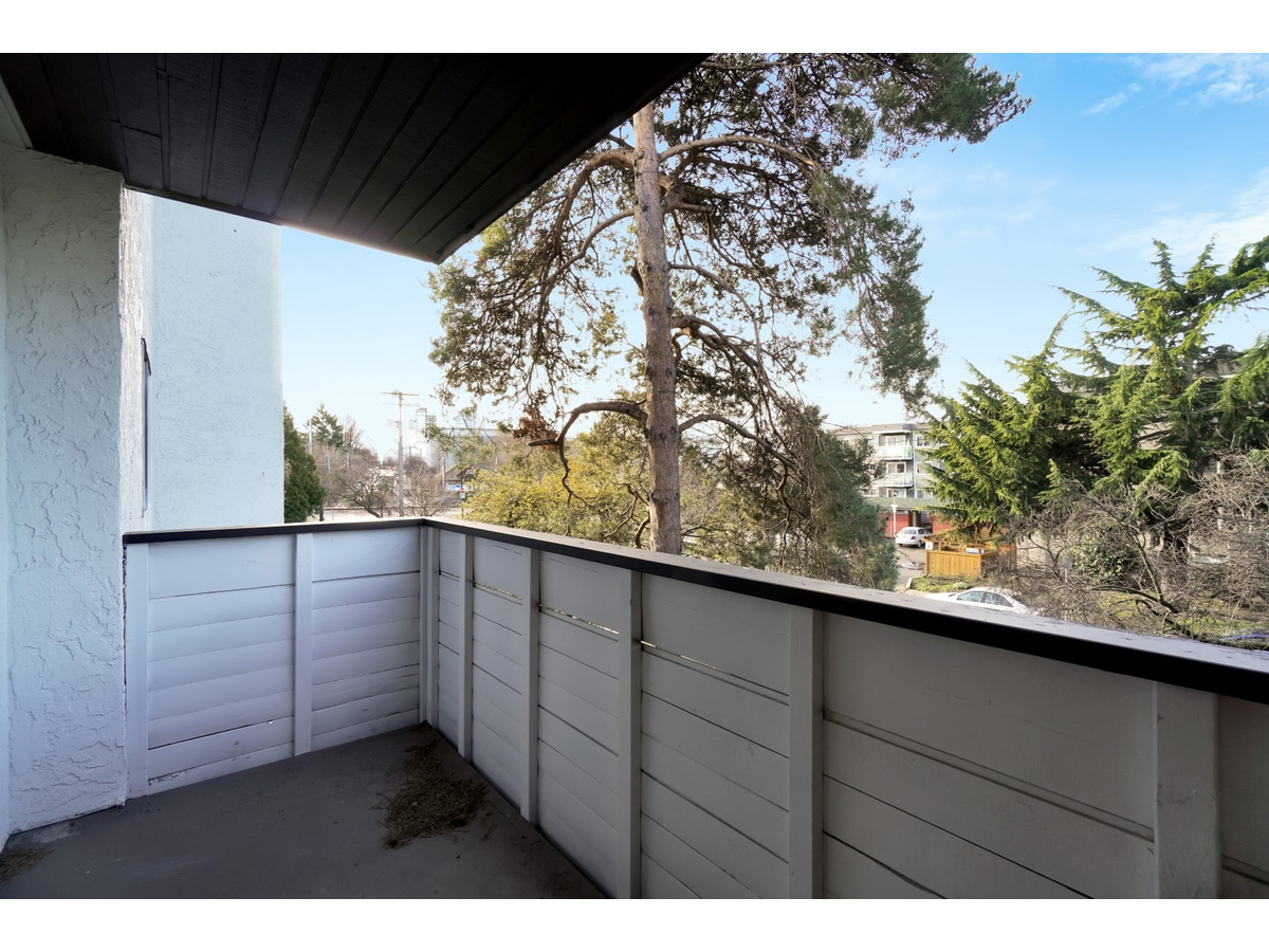 0407-2533 Dowler Place, Victoria, BC, V8T 4H7 - 9