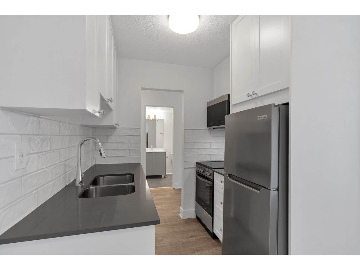 0407-2533 Dowler Place, Victoria, BC, V8T 4H7 - 14