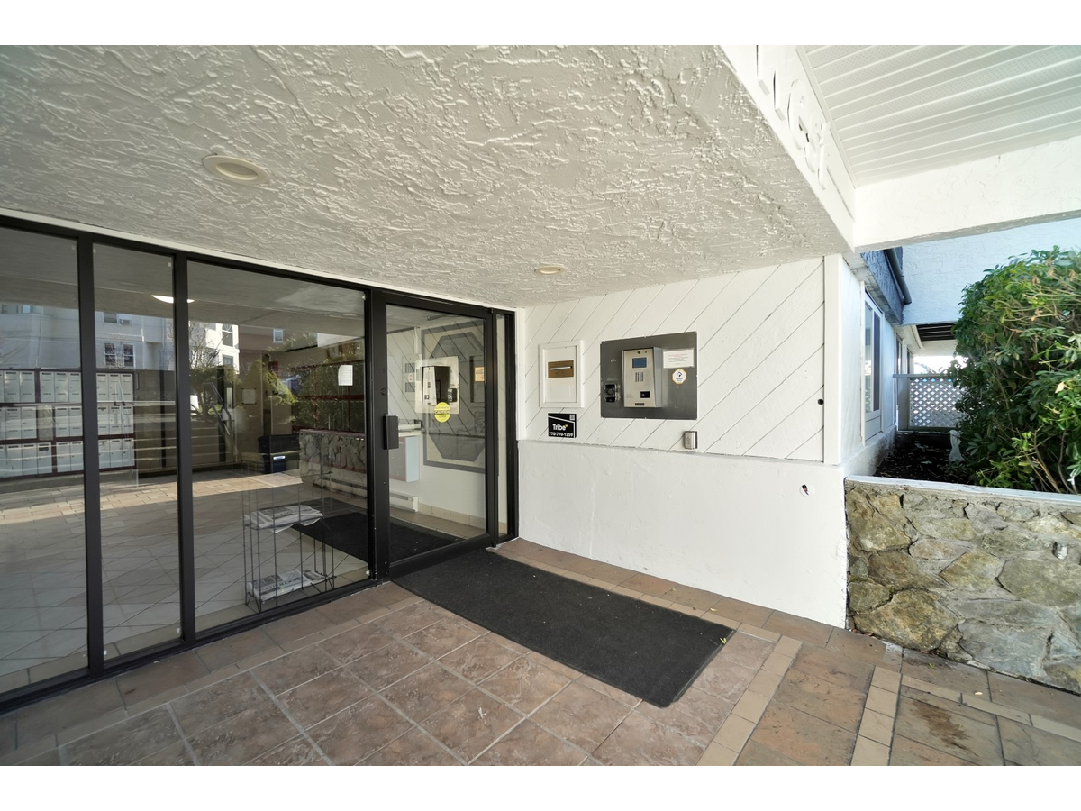 0218-55 Bay Street, Victoria, BC, V9A 6X9 - 2