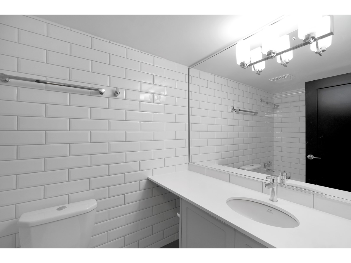 0326-3255 Cook Street, Saanich, BC, V8X 1A4 - 6