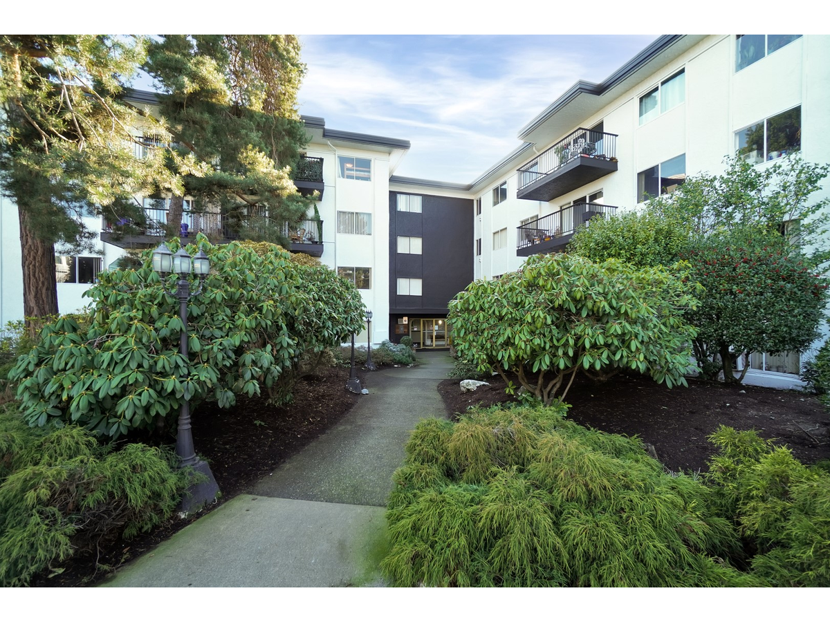0327-707 Esquimalt Road, Victoria, BC, V9A 3L7 - 4