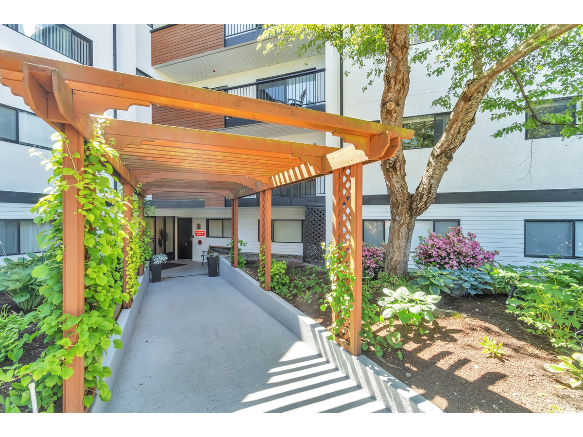 A111-3205 Wetherby Road, Saanich, BC, V8P 4A3 - 10