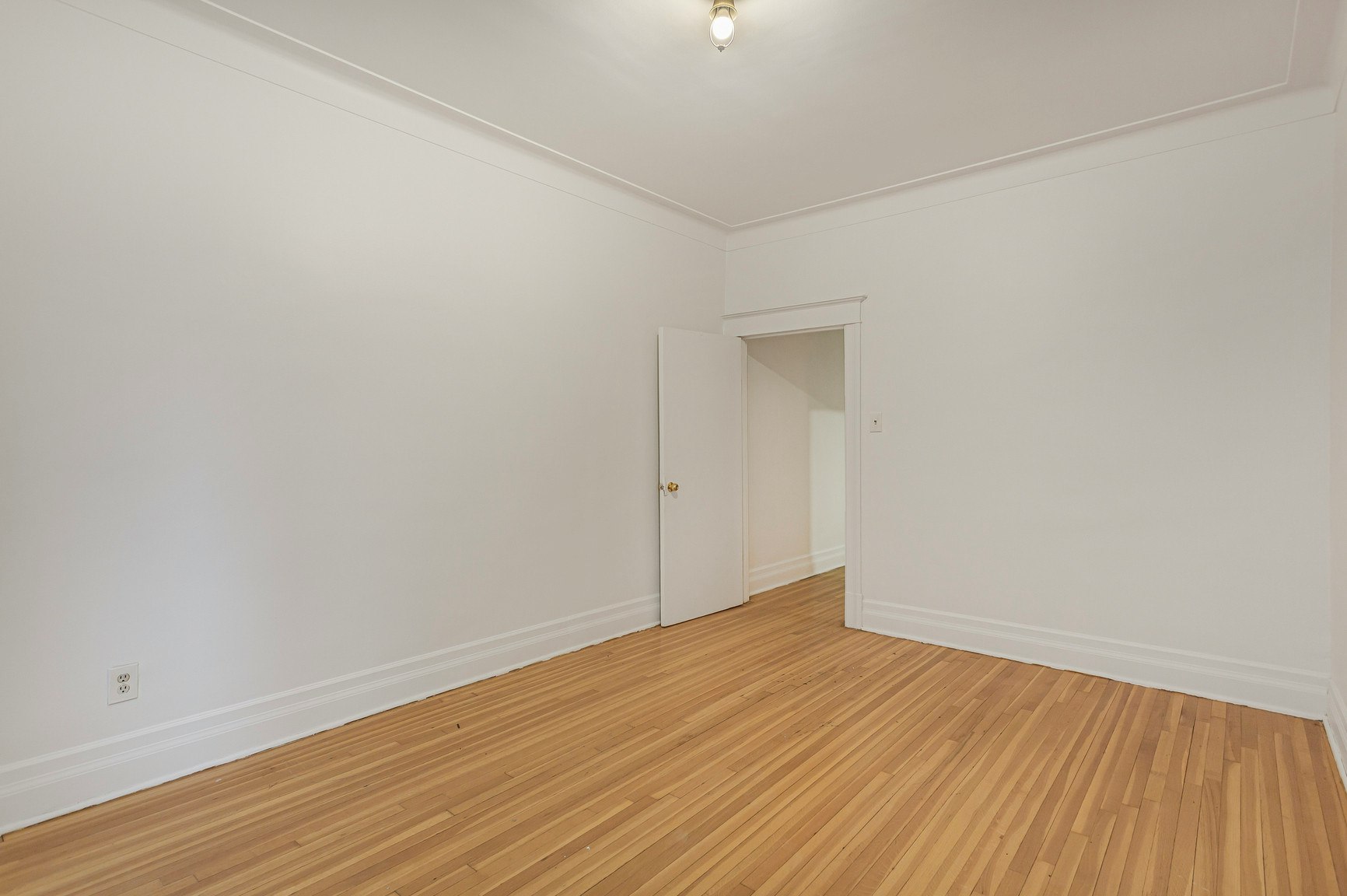 257 Milton, Montréal, QC, H2X 1V7 - 8