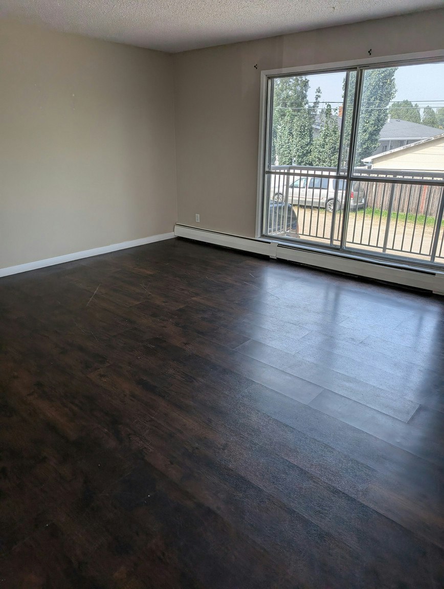 303-5016 51 Avenue, Leduc, AB, T9E 5L1 - 3