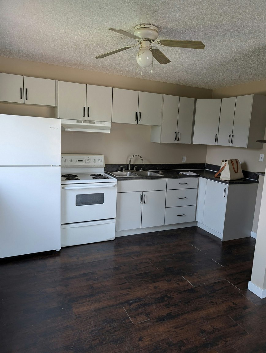 303-5016 51 Avenue, Leduc, AB, T9E 5L1