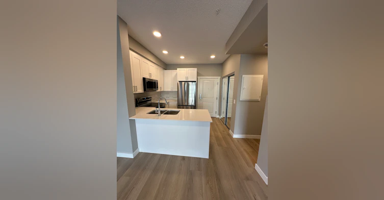 12804 140 Avenue Nw, Edmonton, AB, T6V 0M3 - 3