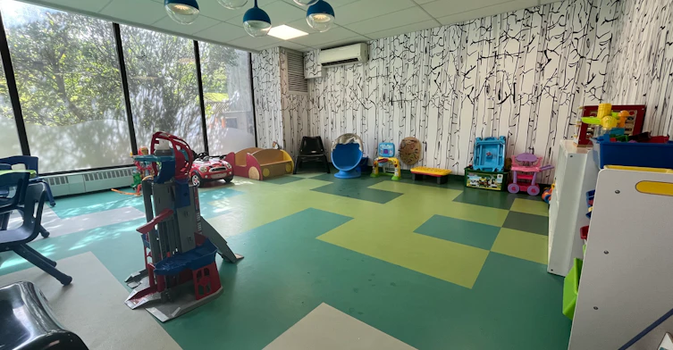 0210-300 Antibes Drive, Toronto, ON, M2R 3N8 - 21