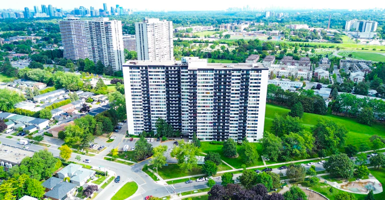 0704-300 Antibes Drive, Toronto, ON, M2R 3N8 - 26