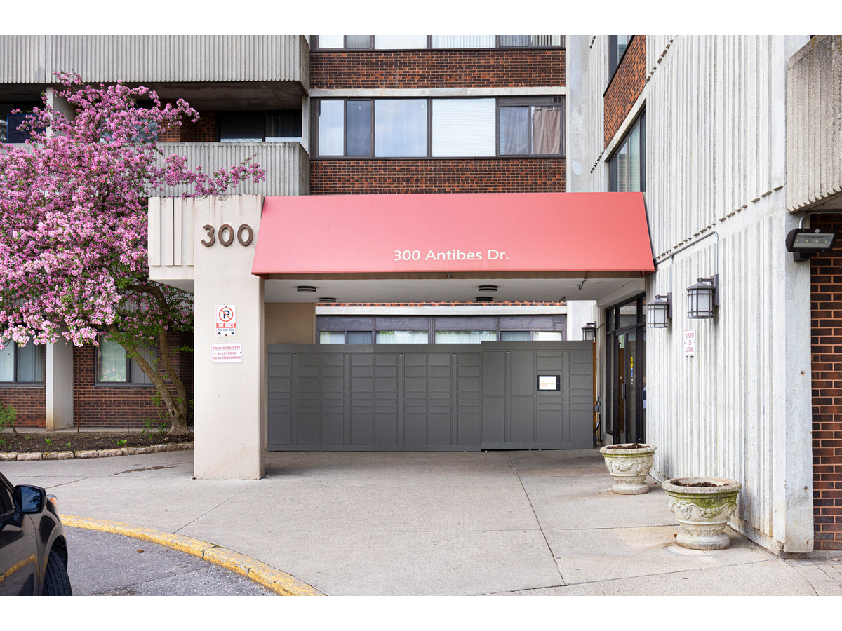 0917-300 Antibes Drive, Toronto, ON, M2R 3N8 - 17