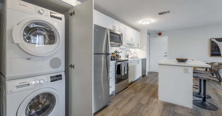 6D-1111 Forestwood Drive, Mississauga, ON, L5C 1H9 - 3
