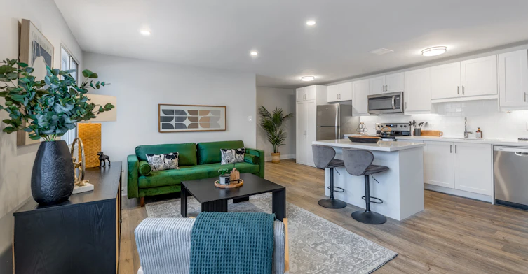 6D-1111 Forestwood Drive, Mississauga, ON, L5C 1H9 - 2