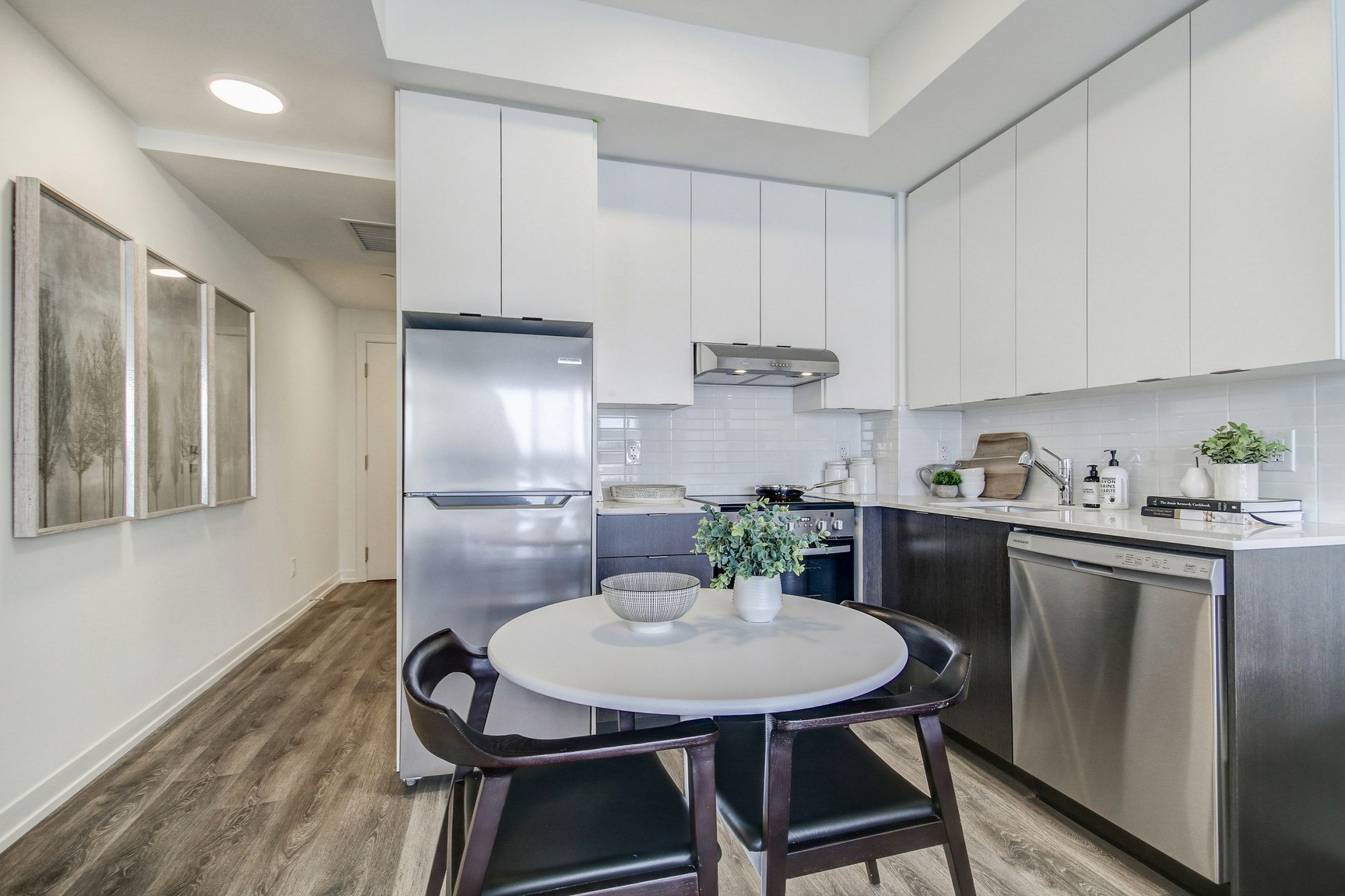 J403-125 Canon Jackson Drive, Toronto, ON, M6M 3Z4 - 4