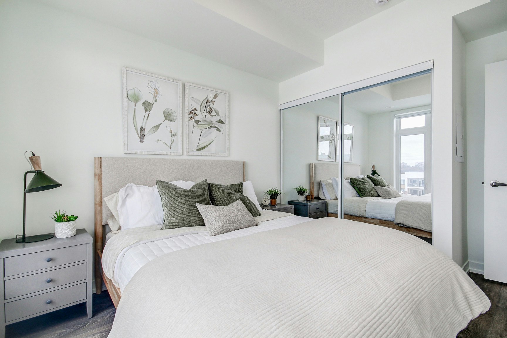 J403-125 Canon Jackson Drive, Toronto, ON, M6M 3Z4 - 12