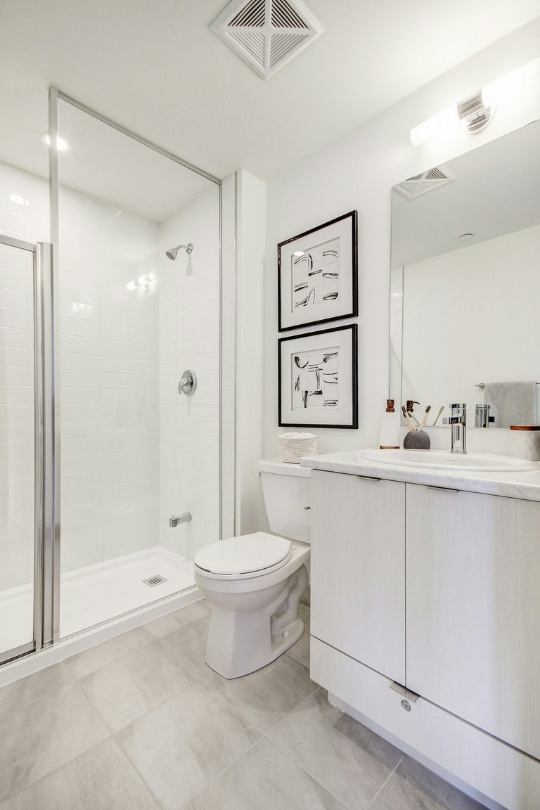 M312-125 Canon Jackson Drive, Toronto, ON, M6M 3Z4 - 2