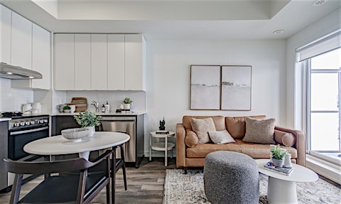 125 Canon Jackson Drive, Toronto, ON, M6M 3Z4