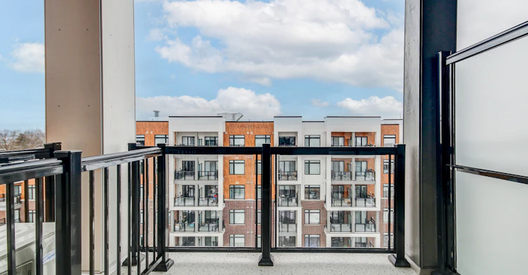 125 Canon Jackson Drive, Toronto, ON, M6M 3Z4 - 9
