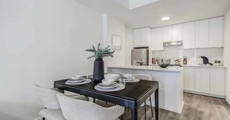 125 Canon Jackson Drive, Toronto, ON, M6M 3Z4 - 2
