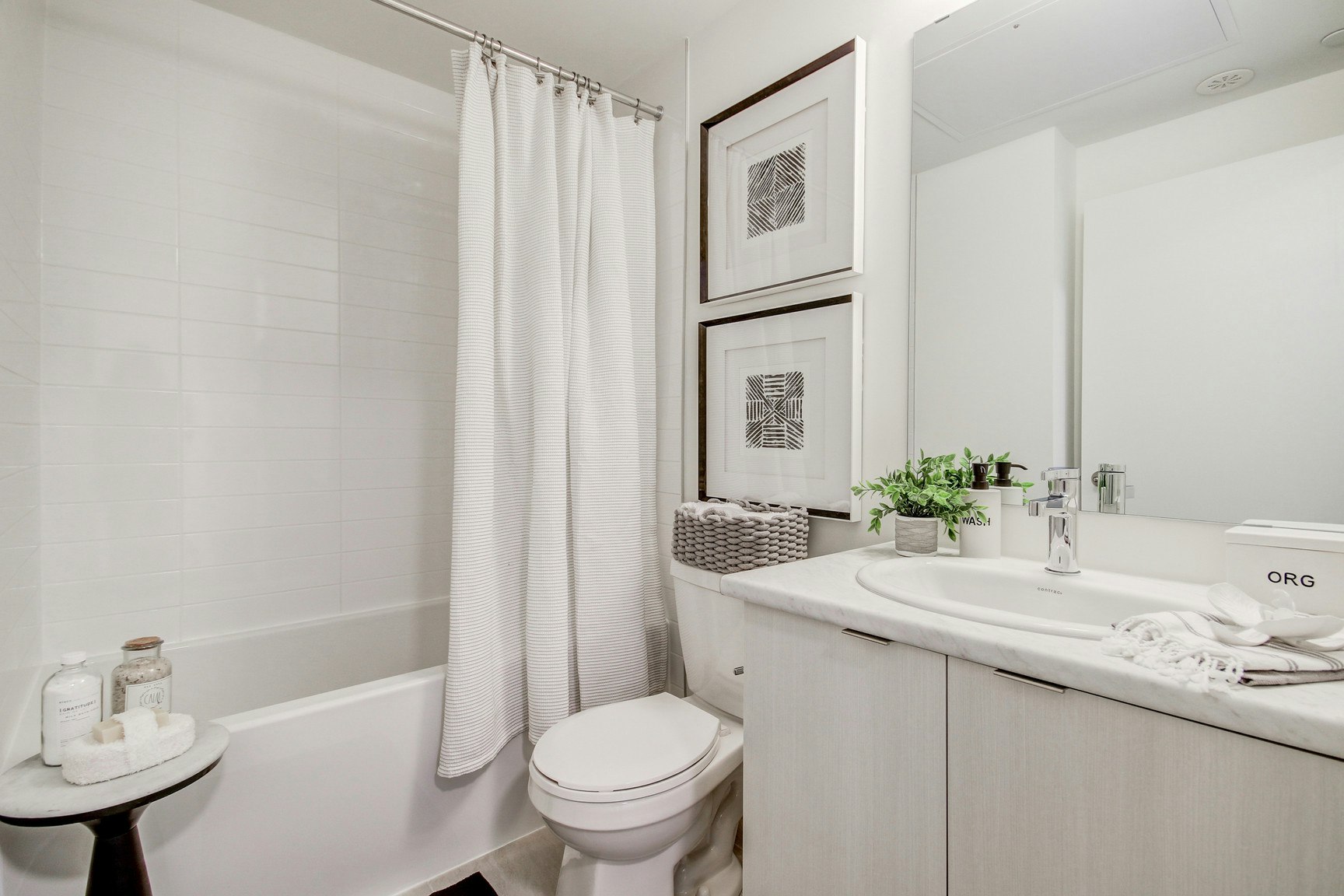 K214-125 Canon Jackson Drive, Toronto, ON, M6M 3Z4 - 4
