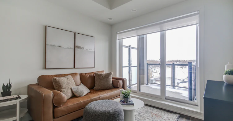 125 Canon Jackson Drive, Toronto, ON, M6M 3Z4