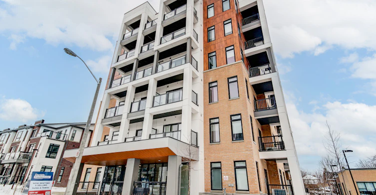 M404-125 Canon Jackson Drive, Toronto, ON, M6M 3Z4