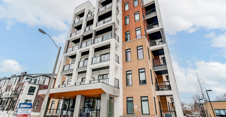 M409-125 Canon Jackson Drive, Toronto, ON, M6M 3Z4