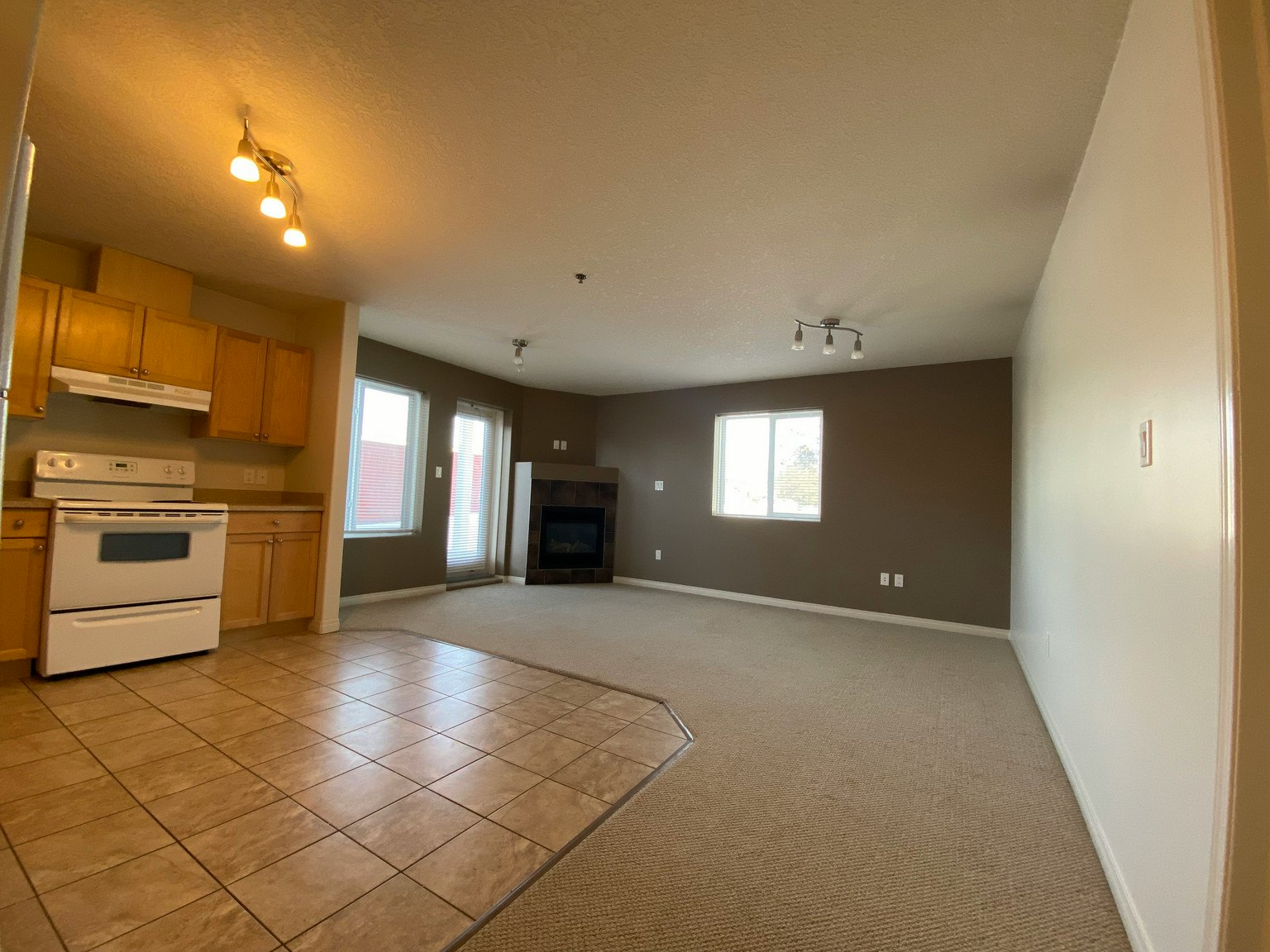 115-9810 96 Street, Grande Prairie, AB, T8V 7T9 - 5