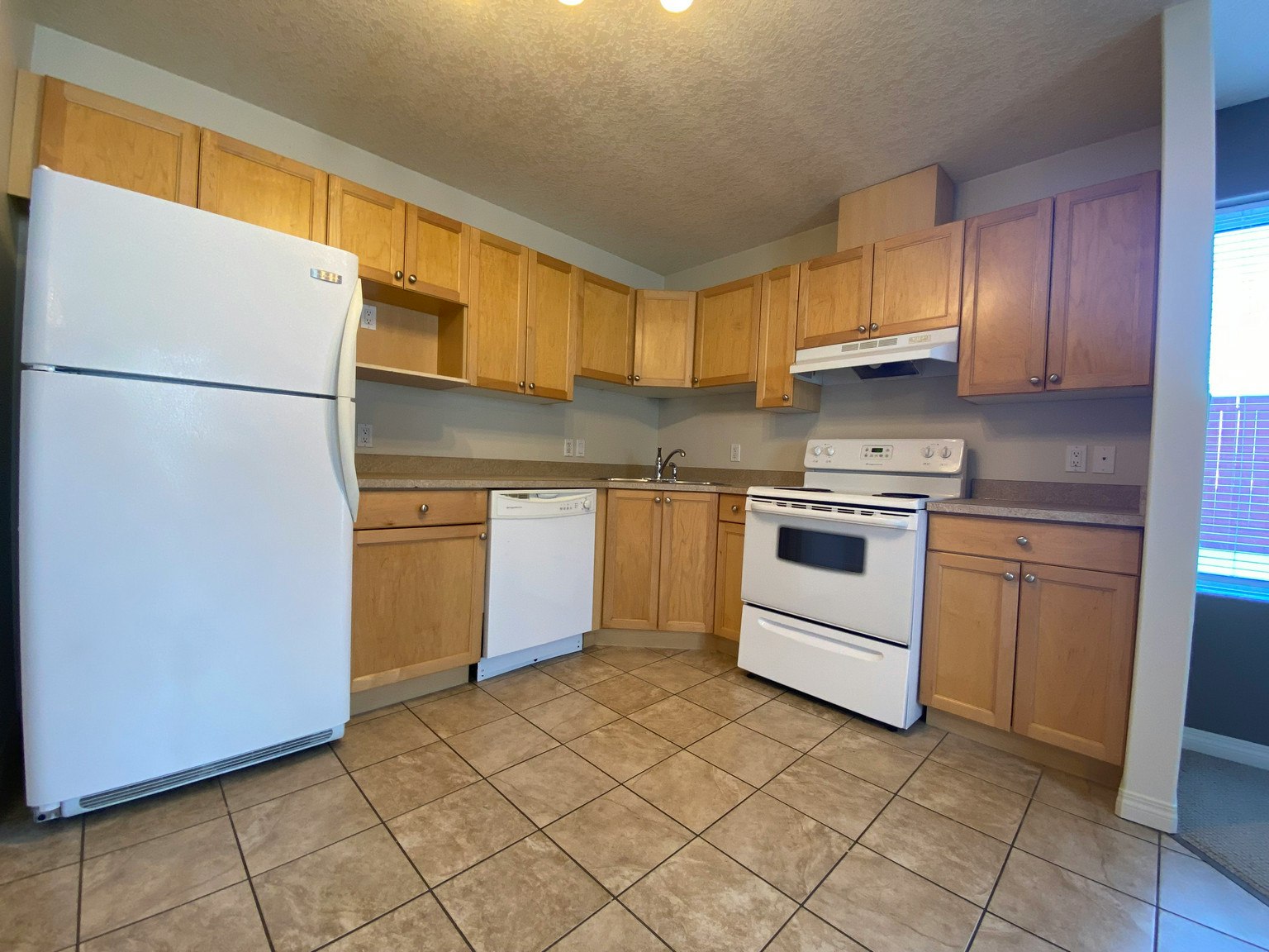 115-9810 96 Street, Grande Prairie, AB, T8V 7T9 - 4
