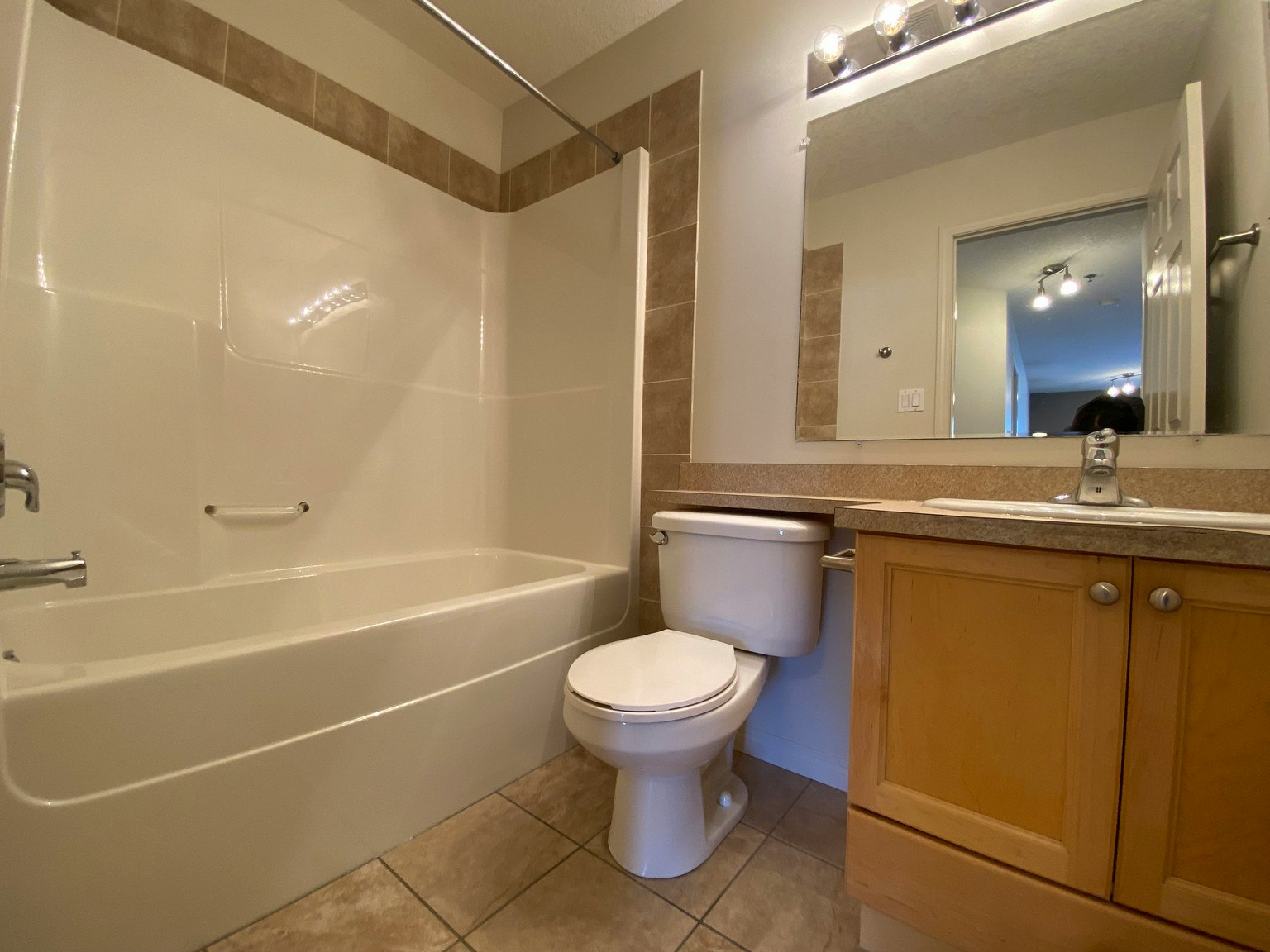 115-9810 96 Street, Grande Prairie, AB, T8V 7T9 - 6