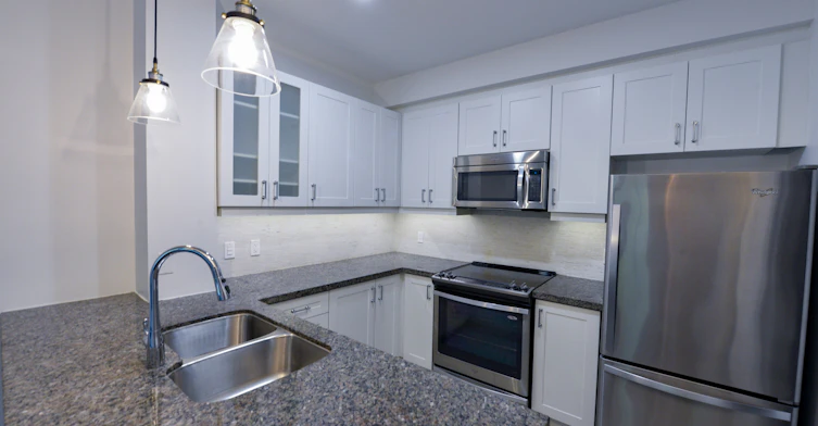 130 Raglan Avenue, Toronto, ON, M6C 0A7 - 4