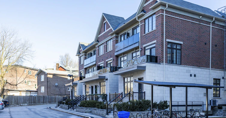 130 Raglan Avenue, Toronto, ON, M6C 0A7 - 2