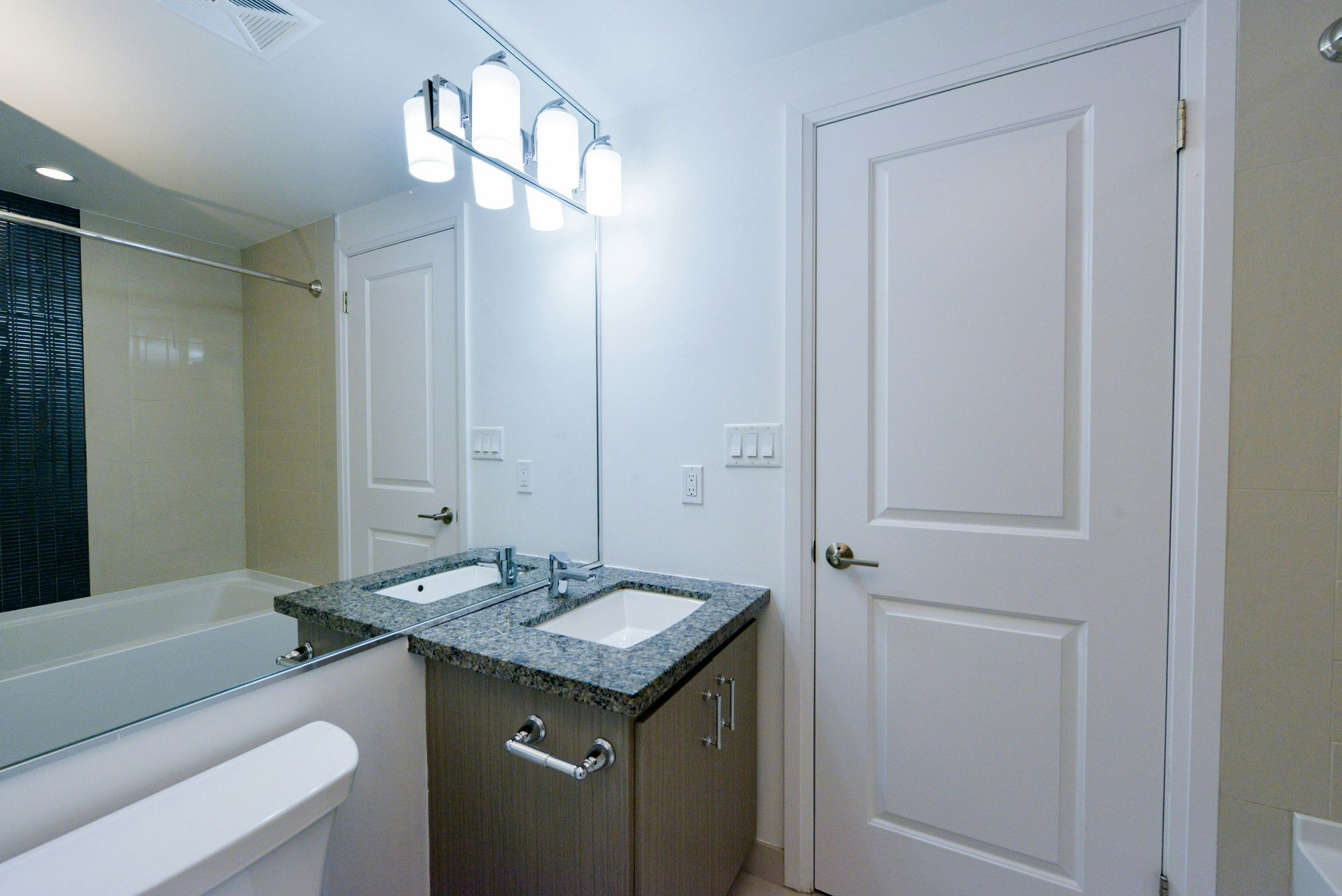 130 Raglan Avenue, Toronto, ON, M6C 0A7 - 14