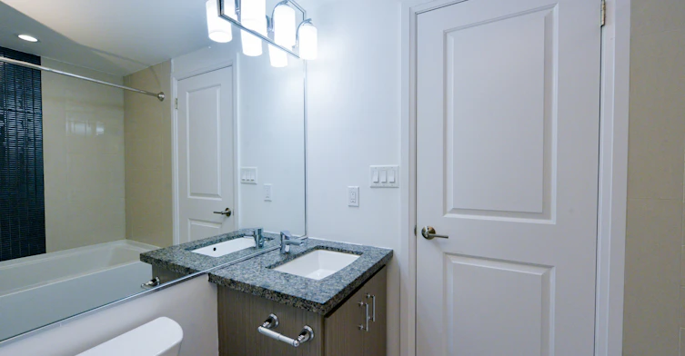 130 Raglan Avenue, Toronto, ON, M6C 0A7 - 14