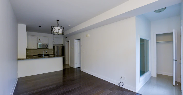 130 Raglan Avenue, Toronto, ON, M6C 0A7 - 15