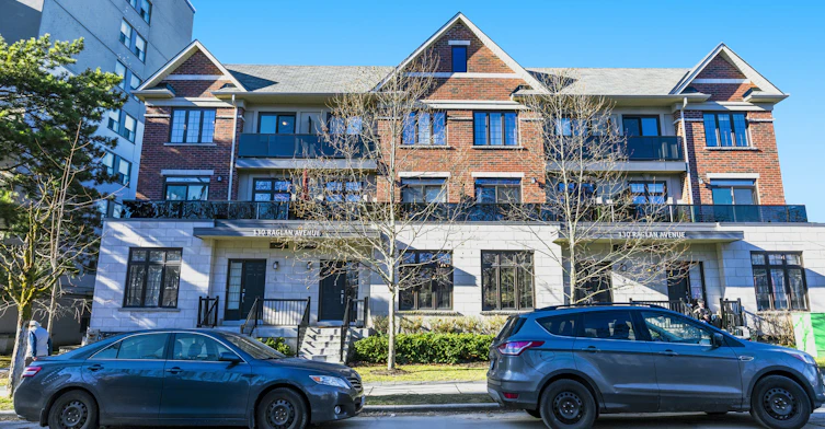 130 Raglan Avenue, Toronto, ON, M6C 0A7 - 3