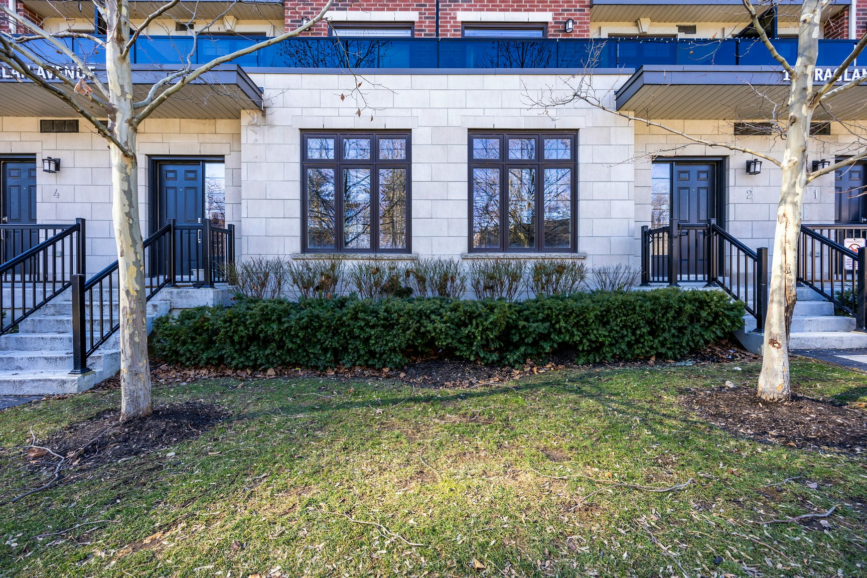130 Raglan Avenue, Toronto, ON, M6C 0A7 - 18